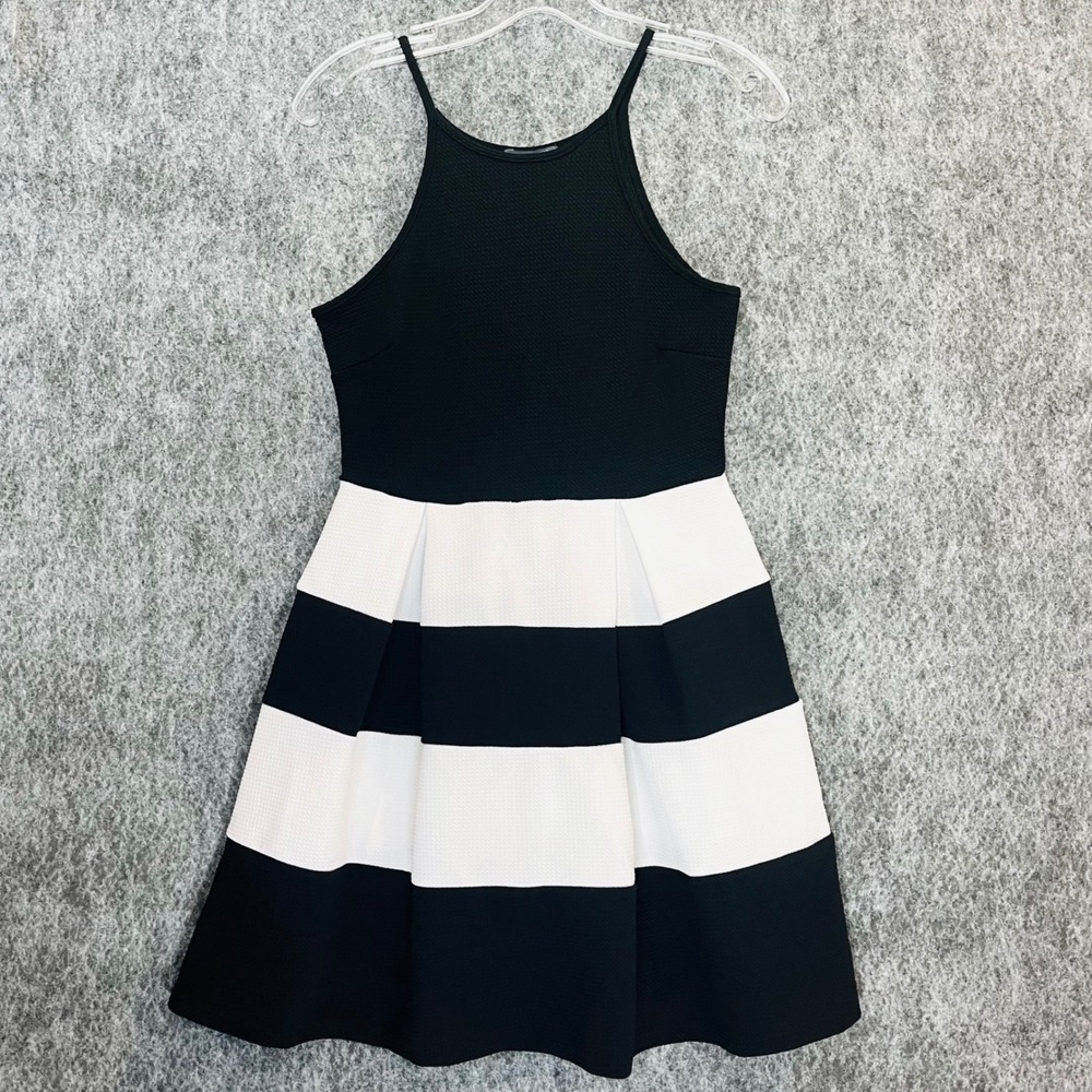 Soprano Fit Flare Black‎ White Dress Womens M Mini Pleated Mod Preppy Chic Party